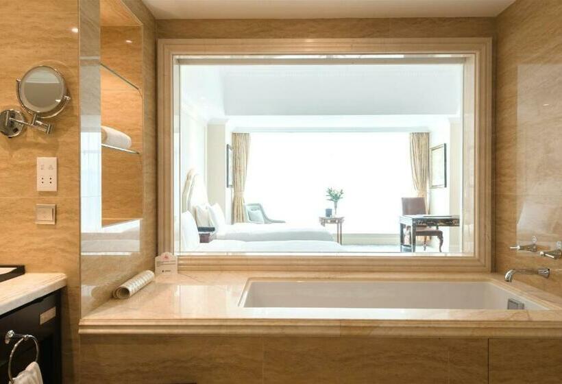 اتاق لوکس, Qingdao Jinshi International