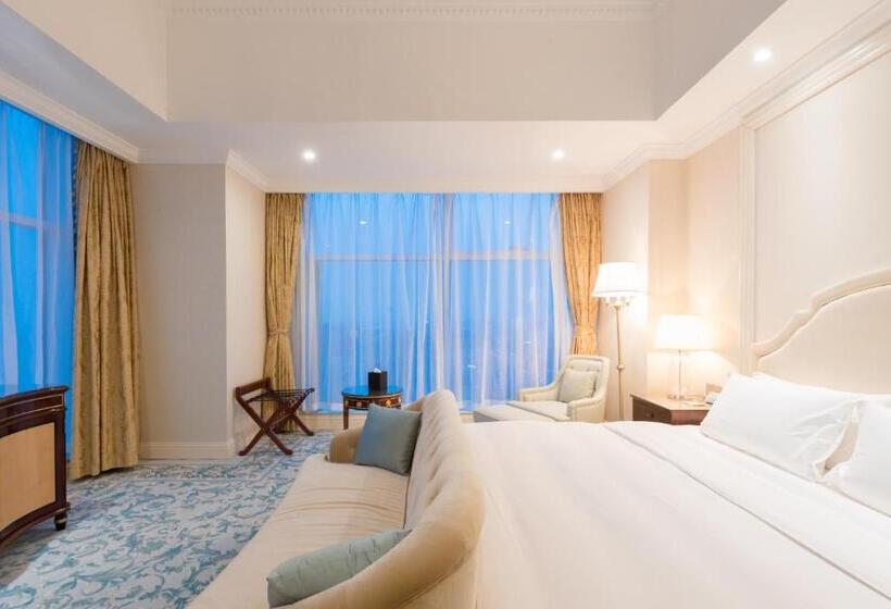 سوییت سوپریور با چشمانداز دریا, Qingdao Jinshi International