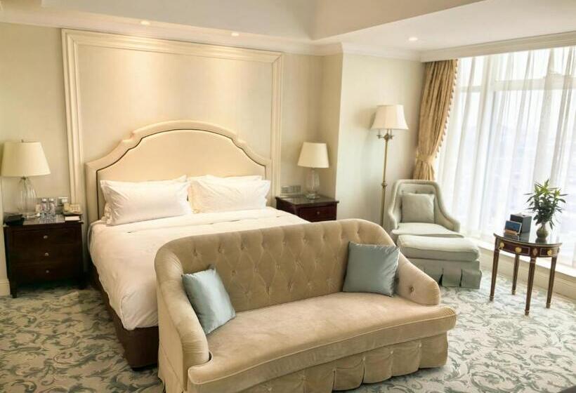 سوئیت با تخت بزرگ, Qingdao Jinshi International