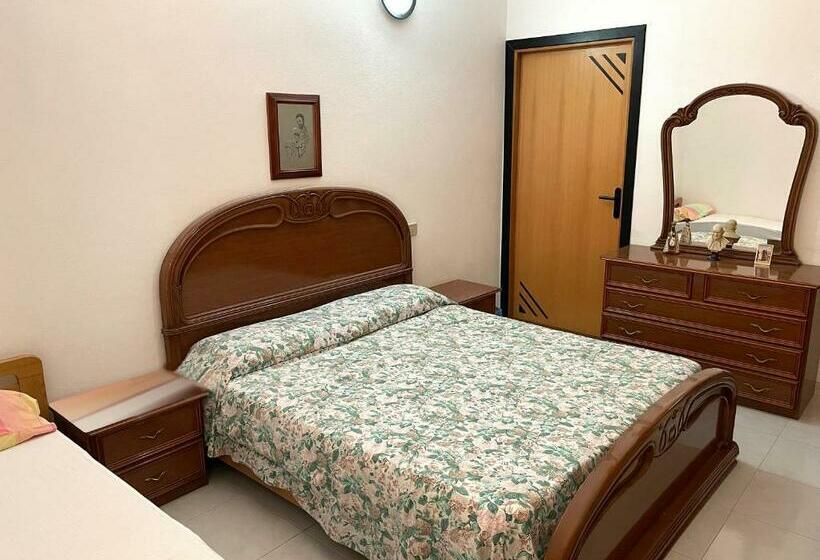 غرفة قياسية ثلاثية, Villa Capozza Maria Greca