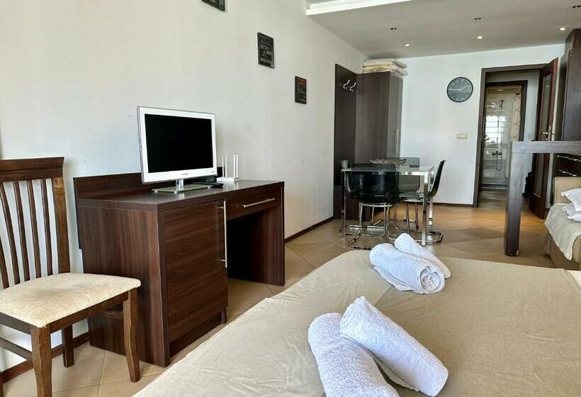 Апартаменты 1 Спальня Вид на Бассейн, Home Sweet Home Black Sea View