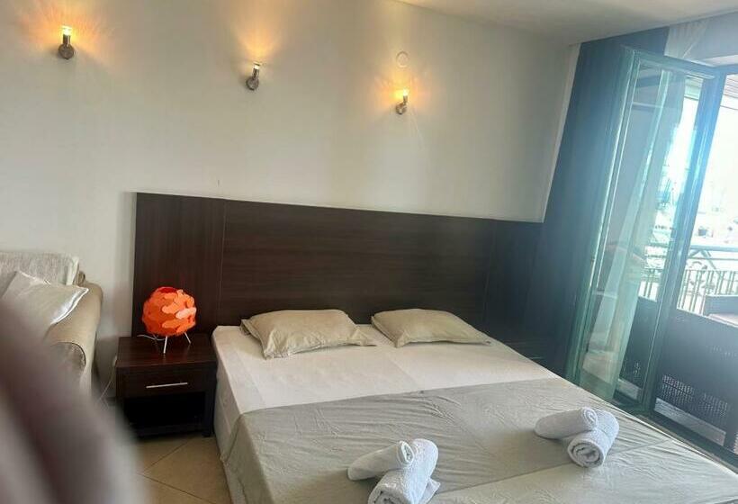 Апартаменты 1 Спальня Вид на Бассейн, Home Sweet Home Black Sea View