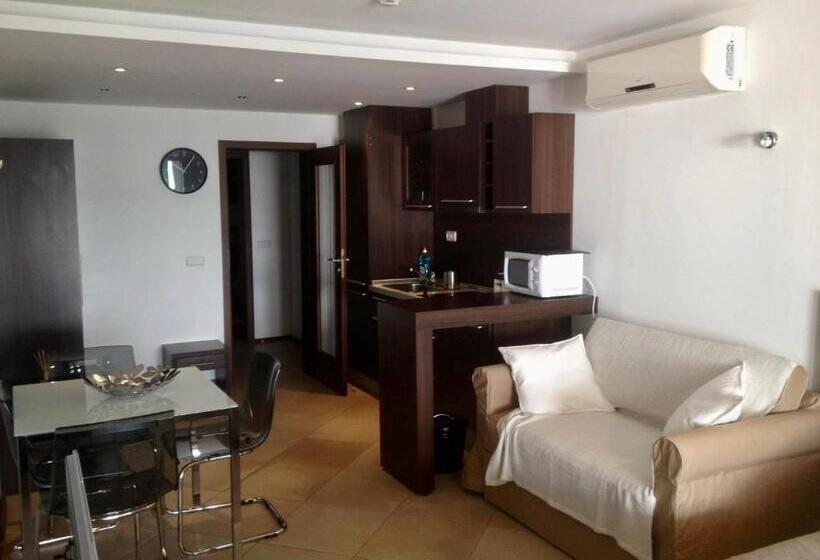 Апартаменты 1 Спальня Вид на Бассейн, Home Sweet Home Black Sea View