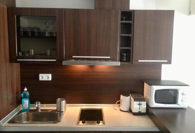 Апартаменты 1 Спальня Вид на Бассейн, Home Sweet Home Black Sea View