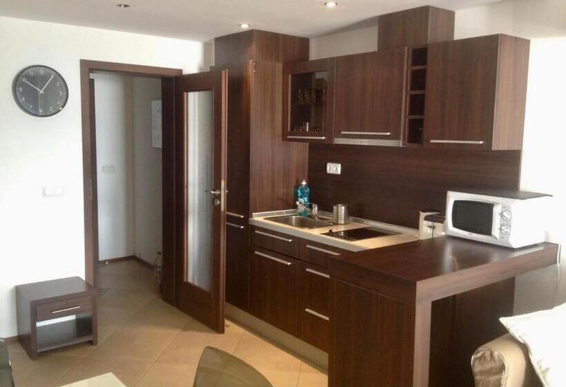 Апартаменты 1 Спальня Вид на Бассейн, Home Sweet Home Black Sea View