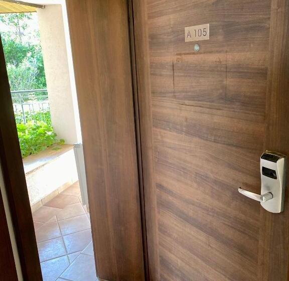 Апартаменты 1 Спальня Вид на Бассейн, Home Sweet Home Black Sea View