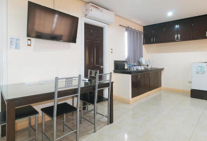 Familjerum, 153 Silverio Suites Paranaque City