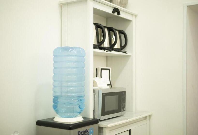 اتاق خانوادگی, Madb&b