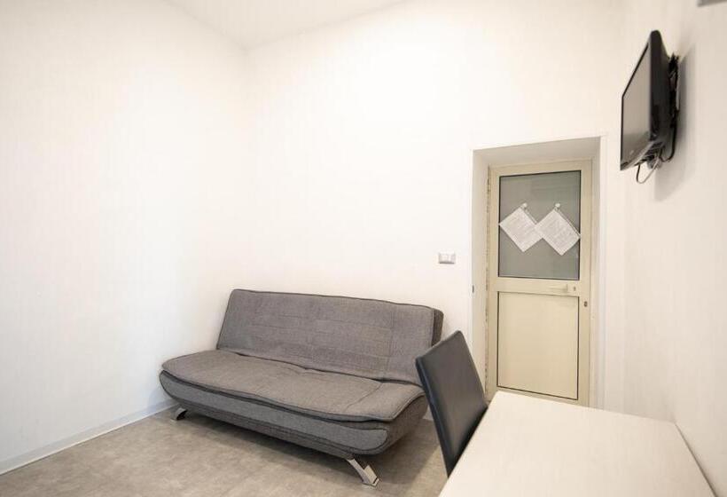 اتاق خانوادگی, Madb&b