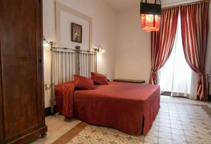 身障者適用キングサイズベッドルーム, Palazzo Restifa Bnb