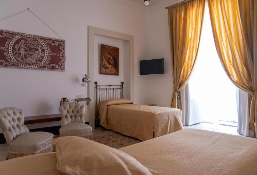 Standard room with outdoor bath, Palazzo Restifa Bnb