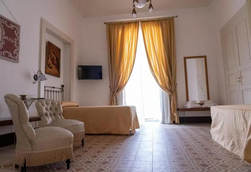Standard room with outdoor bath, Palazzo Restifa Bnb