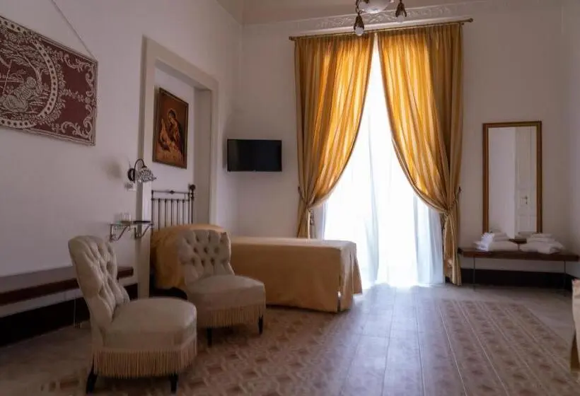 Standard room with outdoor bath, Palazzo Restifa Bnb