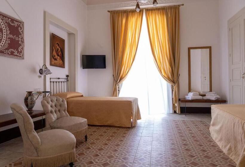 Standard room with outdoor bath, Palazzo Restifa Bnb