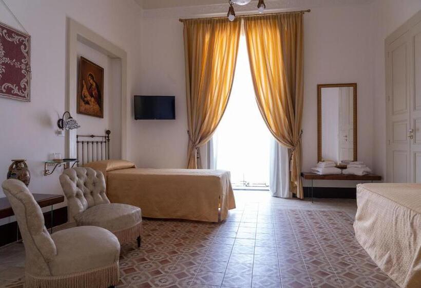 Standard room with outdoor bath, Palazzo Restifa Bnb