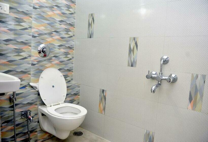 اتاق لوکس, Paradise Homestay Civil Lines