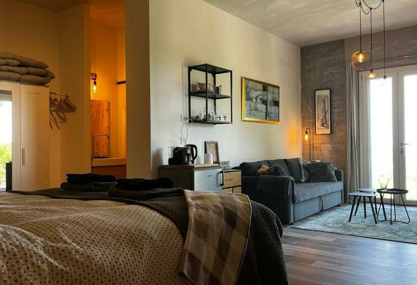 景色の見えるデラックスルーム, Cascina Giantino Suite Sughero G A Y M E N O N L Y