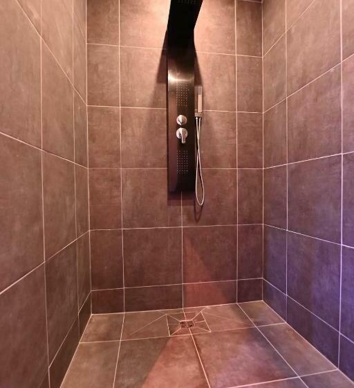 جناح مزود بجاكوزى, Secret33