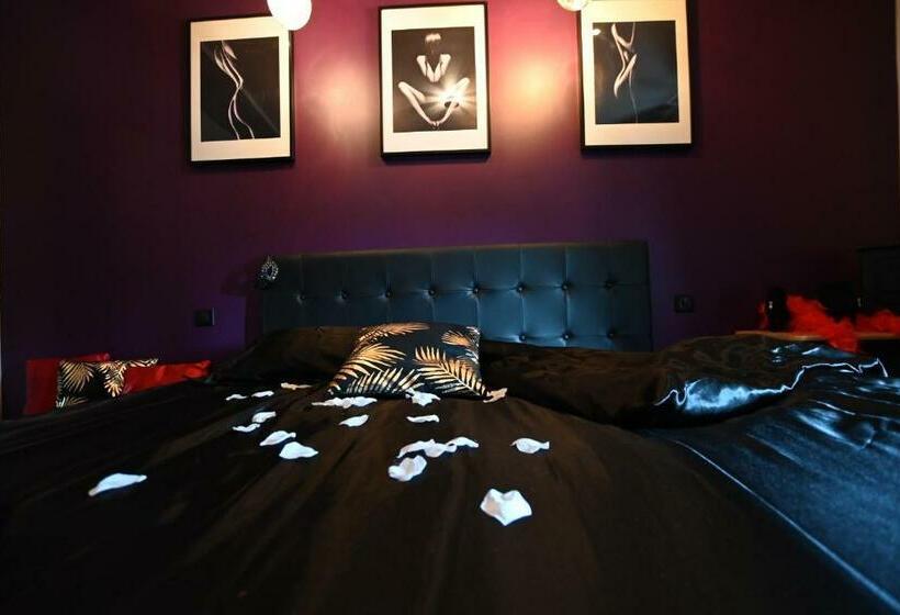 자쿠지 스위트, Secret33