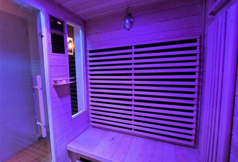 جناح مزود بجاكوزى, Secret33