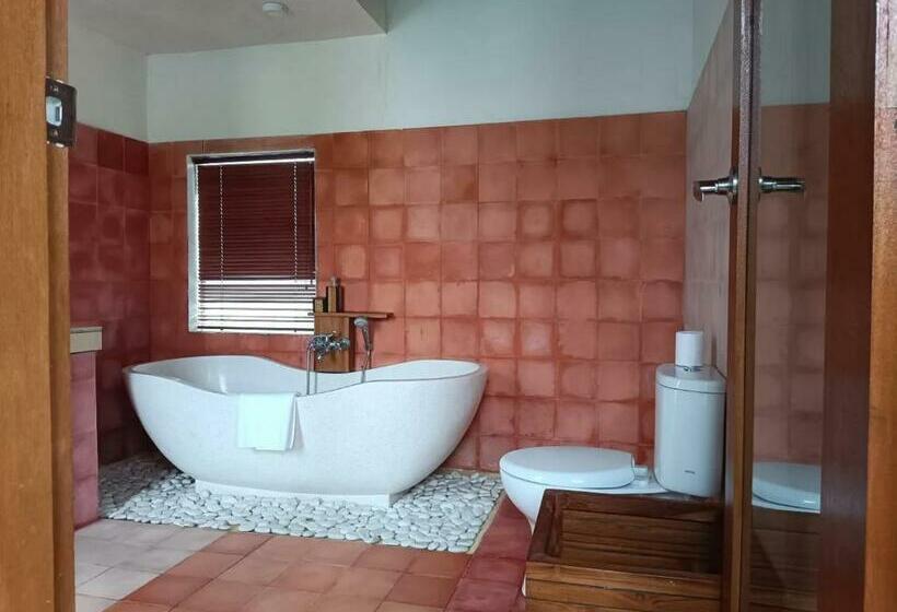 וילה עם חדר שינה אחד ובריכת שחיה, Tanta Escape By Pramana Villas