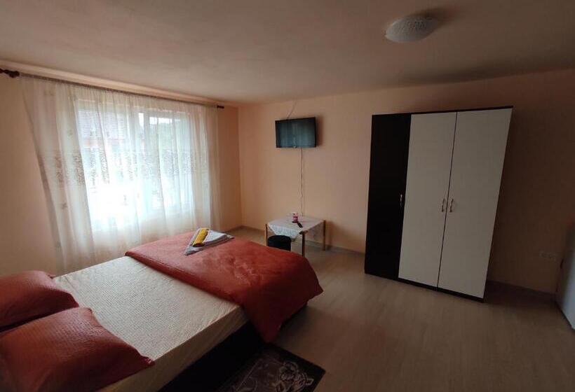 Номер Стандарт Трехместный, Casa Dugălie