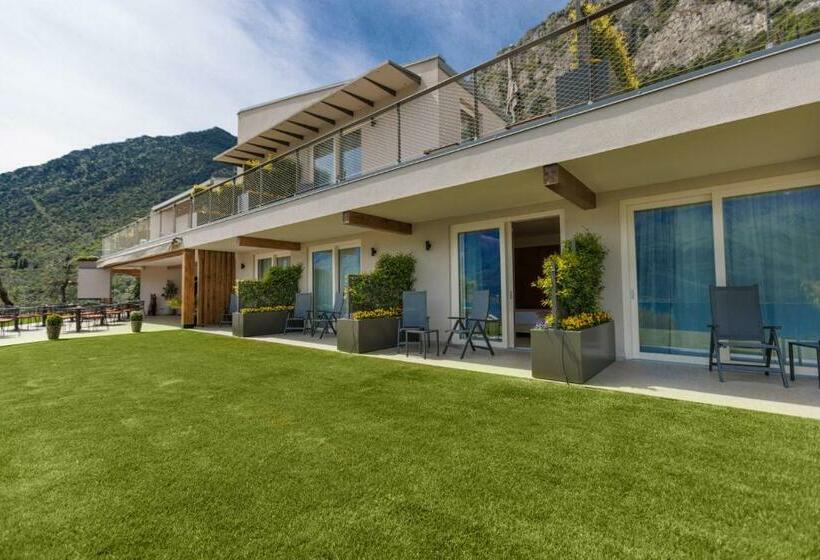 Superior room with lake view, Llac Living Nature