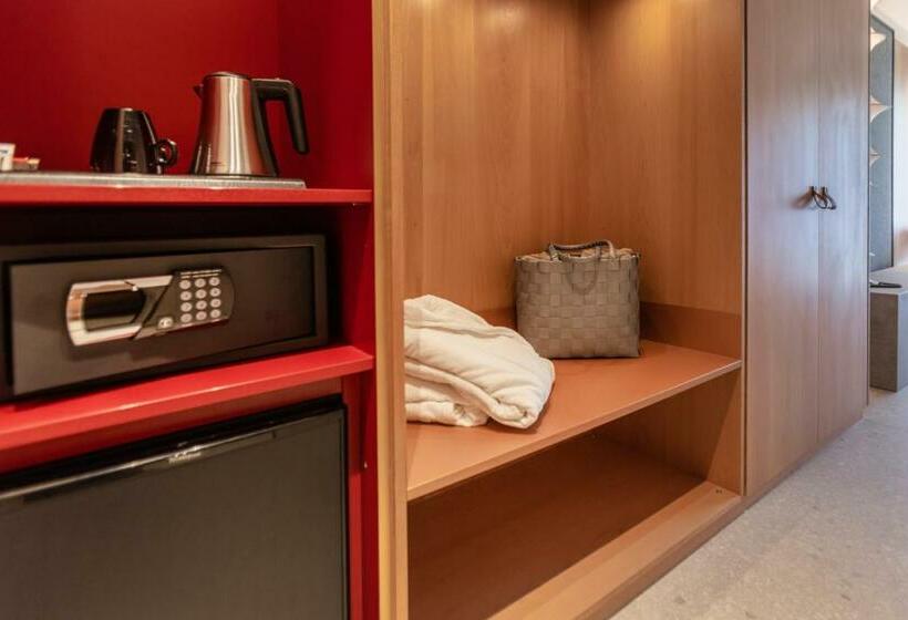 Superior room with lake view, Llac Living Nature