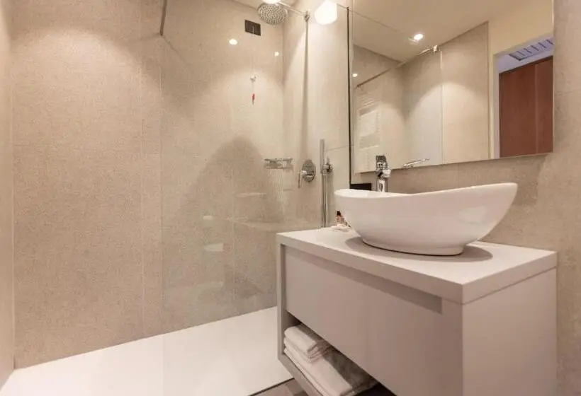 Superior room with lake view, Llac Living Nature