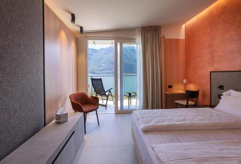 Superior room with lake view, Llac Living Nature