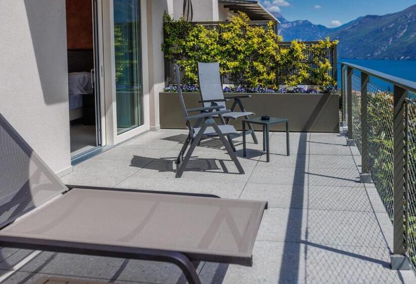 주니어 스위트 호수 전망, Llac Living Nature