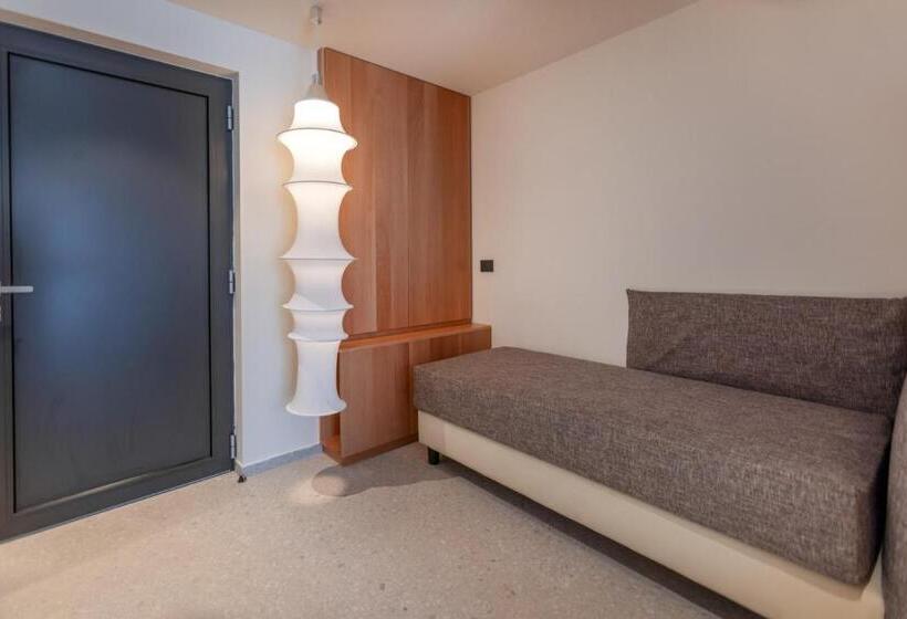 Suite with lake view, Llac Living Nature