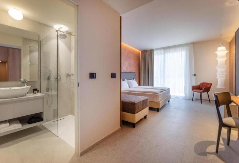 Superior room with lake view, Llac Living Nature