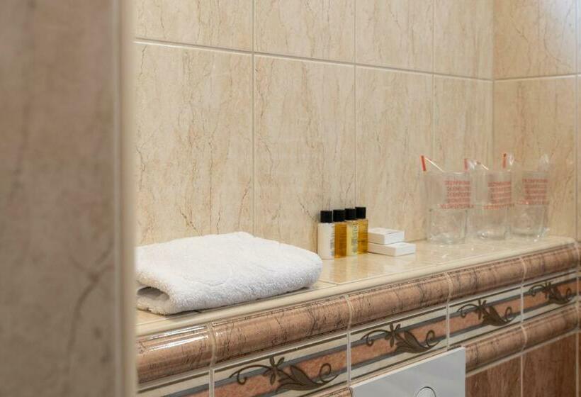 اتاق لوکس, Ornament