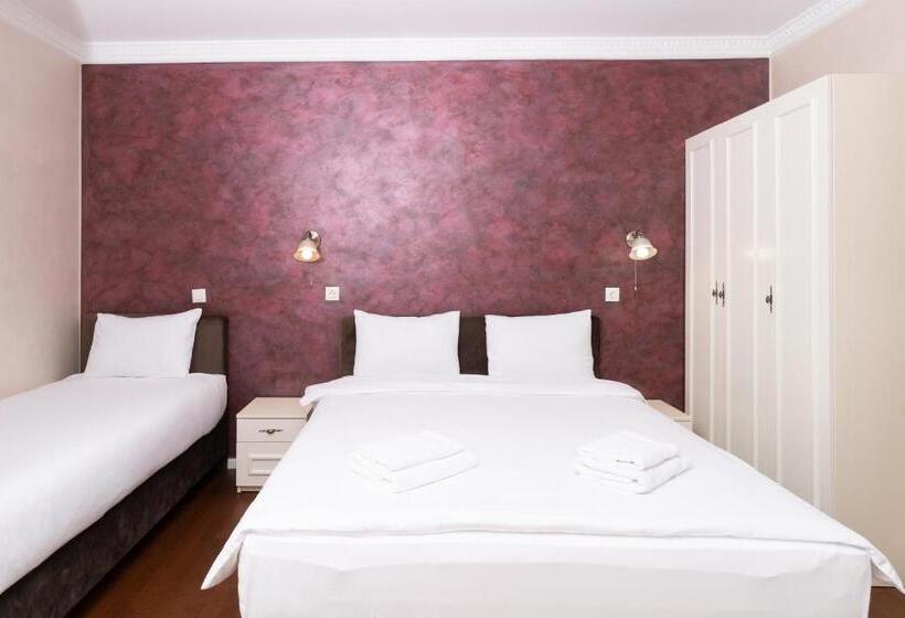 اتاق لوکس, Ornament