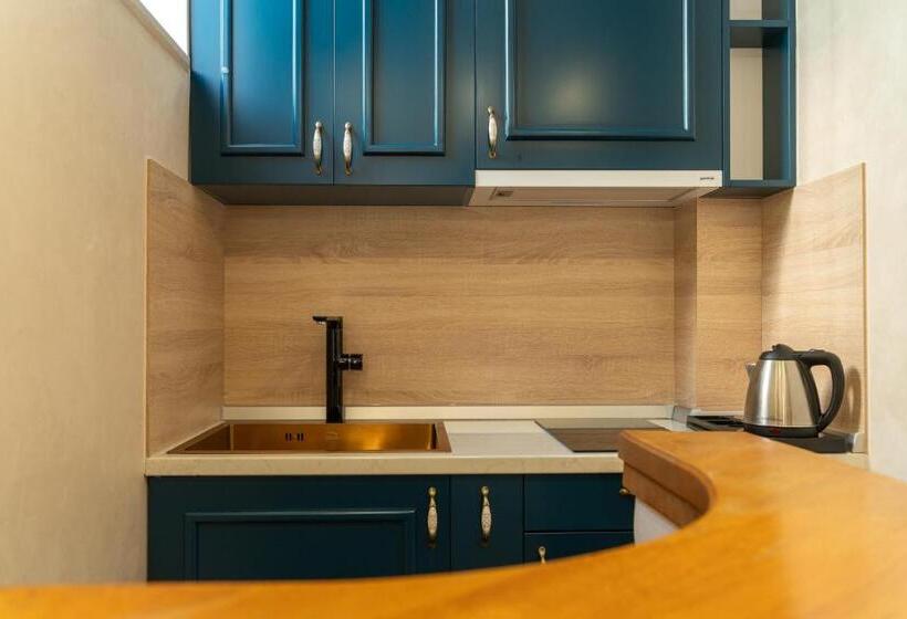 سوییت, Ornament