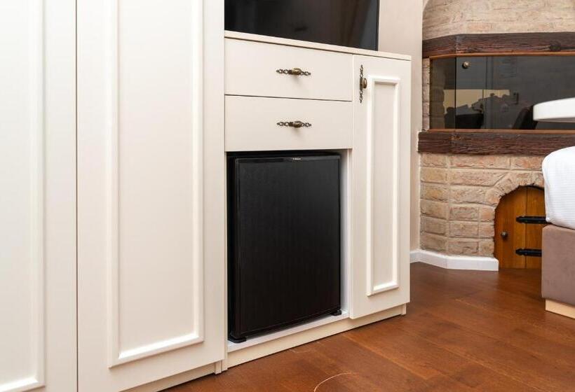 سوییت, Ornament