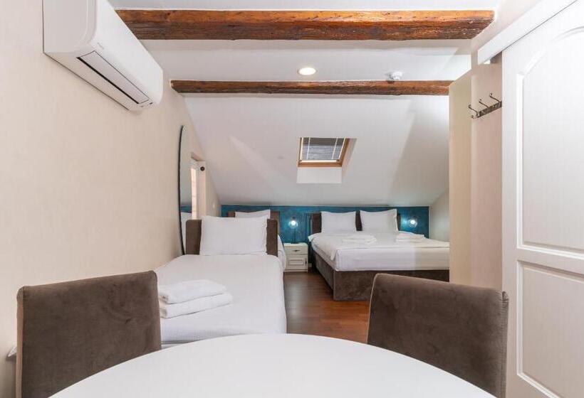 استودیو خانوادگی, Ornament