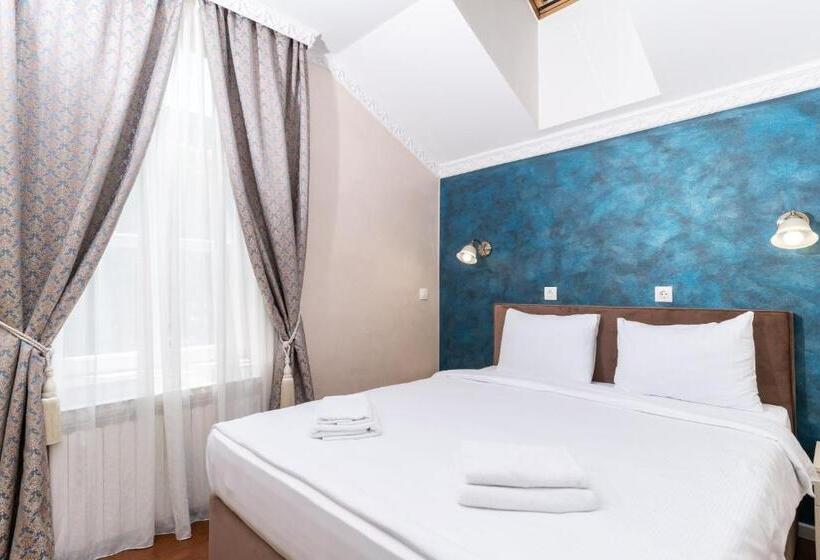 اتاق اکونومی, Ornament