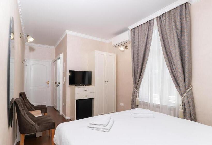 اتاق اکونومی, Ornament