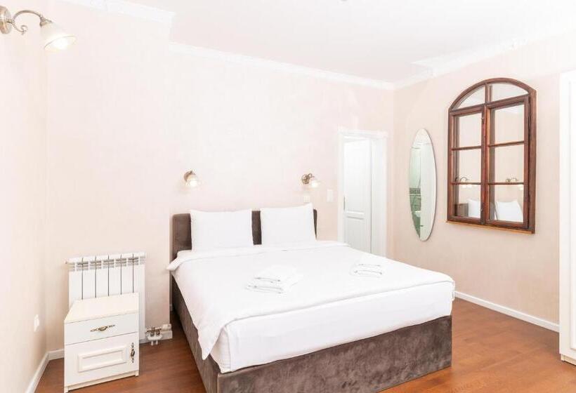 سوییت, Ornament