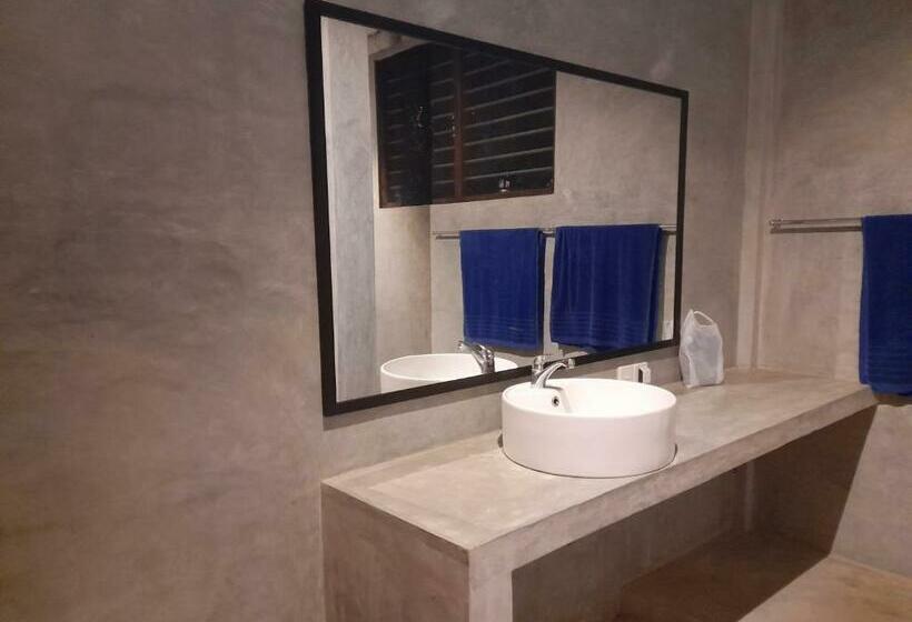 Номер Deluxe, Mealanie S House