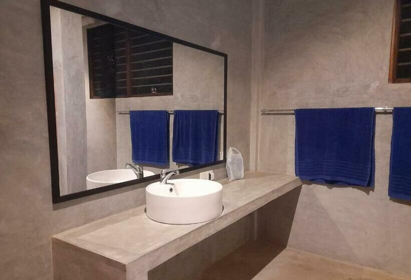 غرفة ديلوكس, Mealanie S House