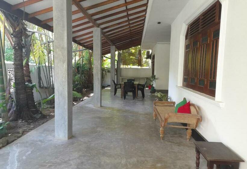 غرفة ديلوكس, Mealanie S House