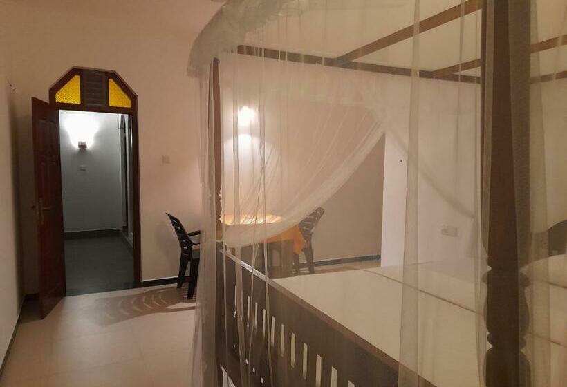 غرفة ديلوكس, Mealanie S House