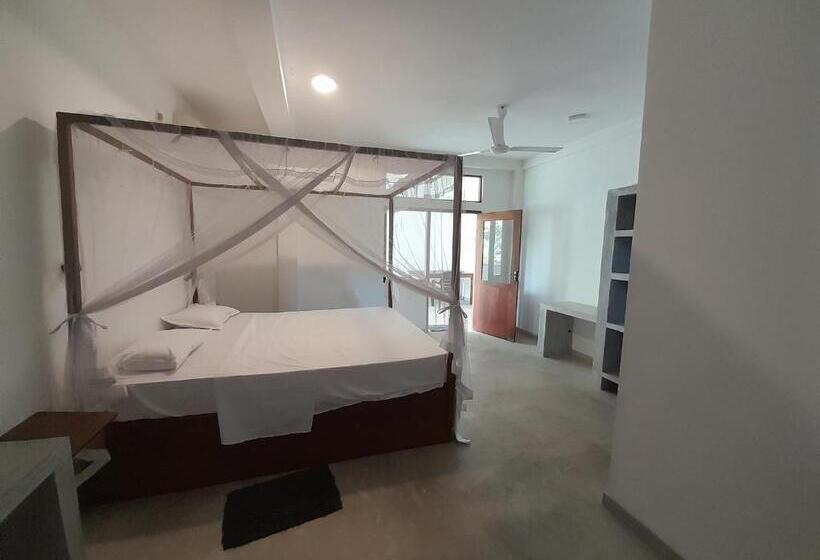 Номер Deluxe, Mealanie S House