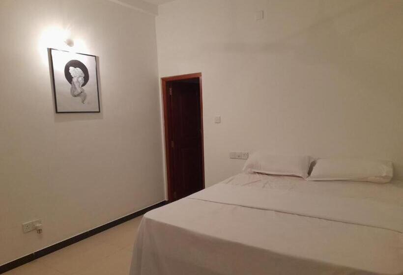 غرفة قياسية, Mealanie S House