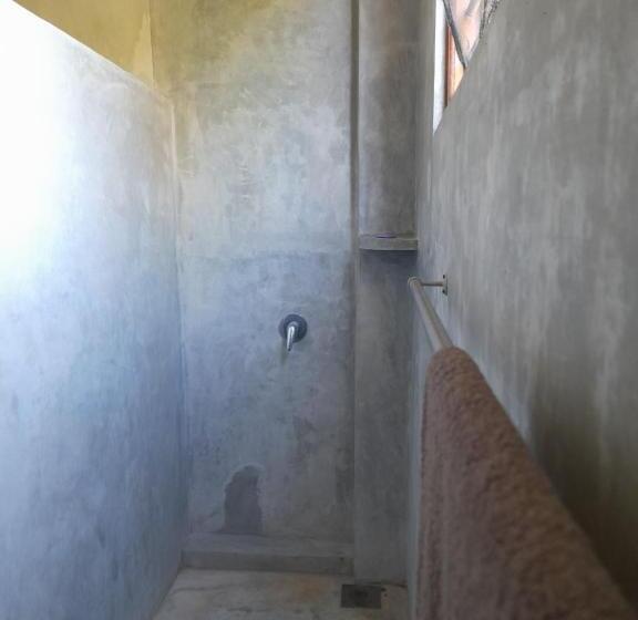 غرفة قياسية, Mealanie S House