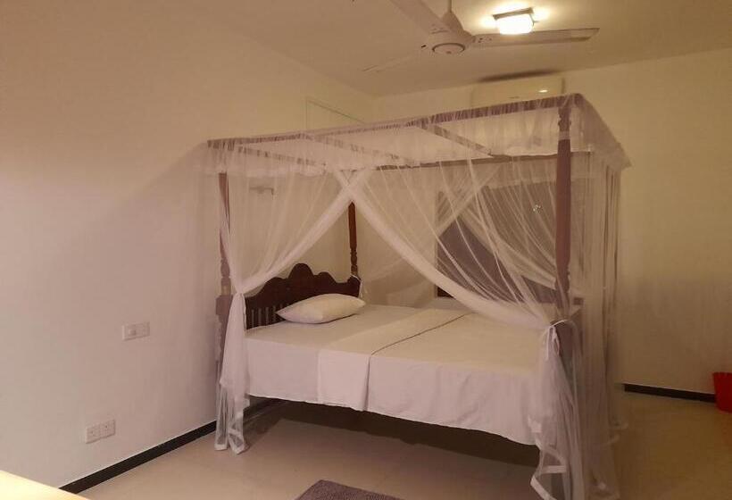 غرفة قياسية, Mealanie S House