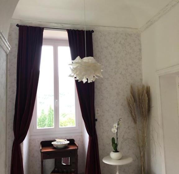 غرفة قياسية مزوَّدة بجاكوزي, Les Dames De Saint Florent